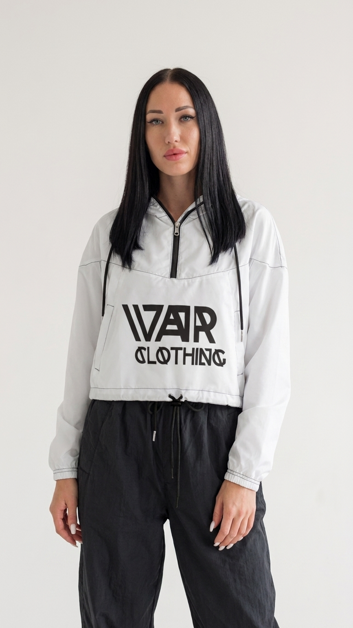 Women's cropped windbreaker